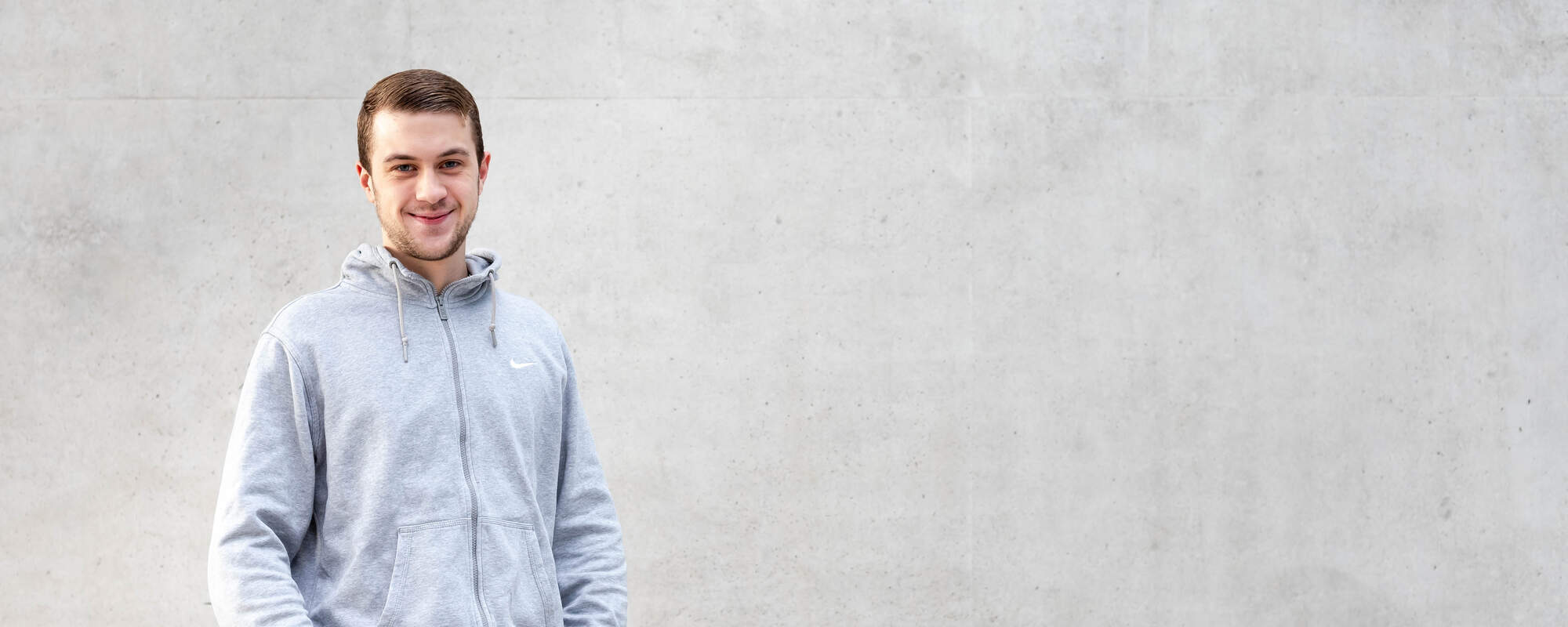 „Für ältere Menschen da sein – das erweitert meine Fähigkeiten und Kompetenzen, gleichzeitig kann ich etwas bewirken und Verantwortung übernehmen!“ Dominik, 24 Jahre
