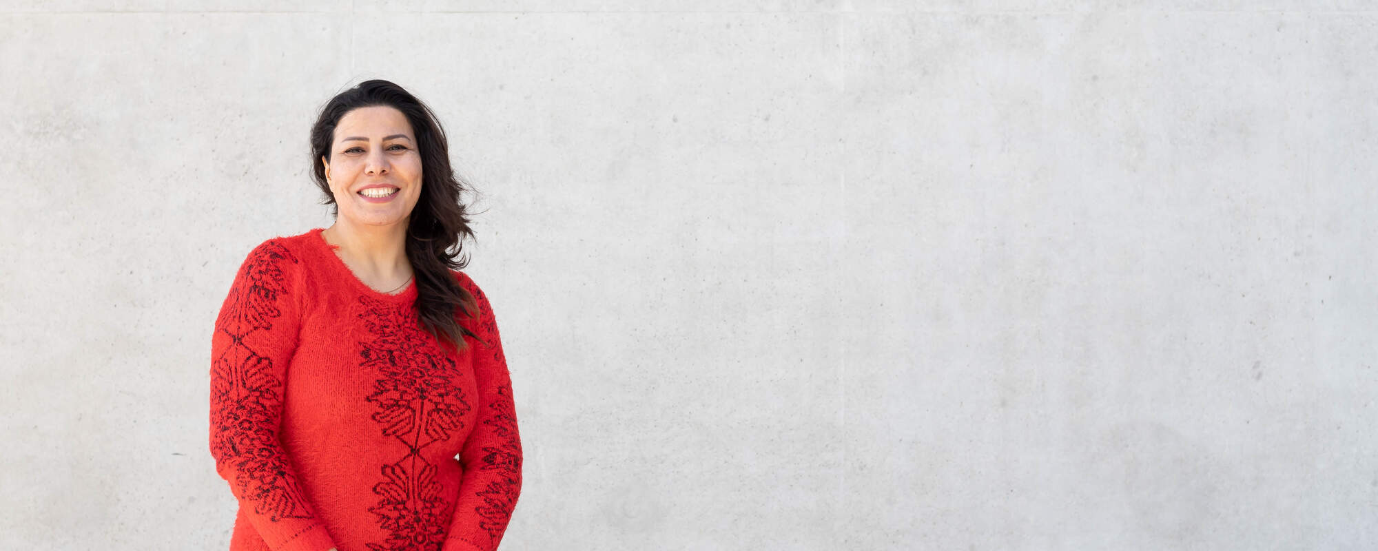 „Nächstenliebe und füreinander da sein – es motiviert mich, als Freiwillige für andere Menschen zu arbeiten und gibt mir Selbstvertrauen und Lebenssinn!“ Elham, 46 Jahre